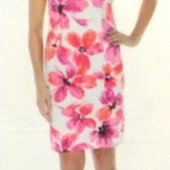 Elegant & Fun Tight Fitting Flowery Summer Dress - Picture 8 of 8